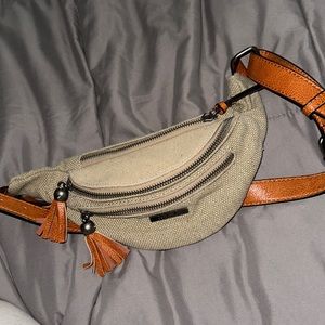 Adjustable fanny pack with three compartments